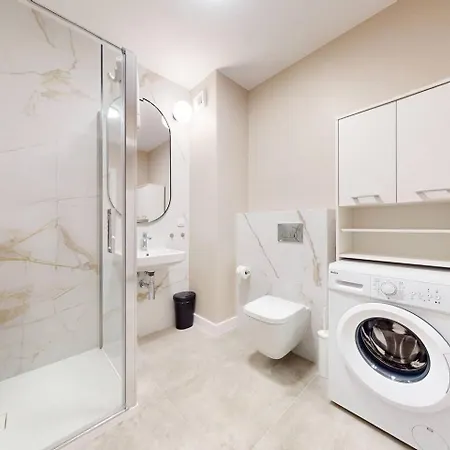 The Silver Mokotow Parking * Warschau